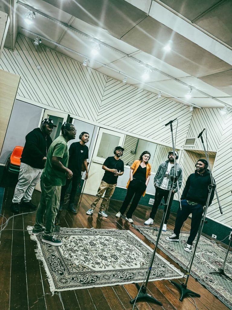 Pretinho da Serrinha, jogador Muralha e Darelly Sette